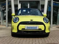 Gebraucht Mini One Cabriolet Classic 102 PS (75 kW) 2021 Gelb Cabrio