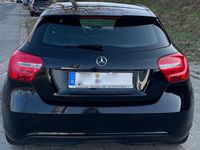 Gebraucht Mercedes A180 122 PS (89 kW) 2012 Schwarz Limousine