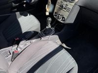 Second-hand Opel Corsa 80 CP (58 kW) 2007 Negru Hatchback