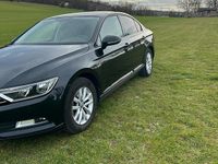 Gebraucht VW Passat 125 PS (91 kW) 2018 Schwarz Limousine