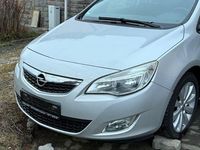 Gebraucht Opel Astra 140 PS (102 kW) 2011 Silber Limousine
