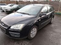 Gebraucht Ford Focus Trend 101 PS (74 kW) 2005 Pantherschwarz metallic Kombi