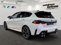 Gebraucht BMW M135 Performance 300 PS (220 kW) 2024 Alpinweiß uni Kleinwagen