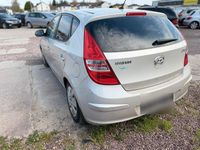 Gebraucht Hyundai i30 110 PS (80 kW) 2008 Beige Limousine