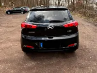 Gebraucht Hyundai i20 84 PS (61 kW) 2018 Schwarz Kleinwagen