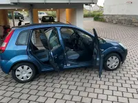 Gebraucht Ford Fiesta 80 PS (58 kW) 2005 Blau Kleinwagen