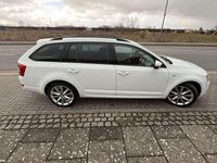Gebraucht Skoda Octavia Joy 150 PS (110 kW) 2016 Weiß Kleinwagen