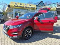 Gebraucht Nissan Qashqai N-Connecta 159 PS (116 kW) 2019 Magnetic red SUV