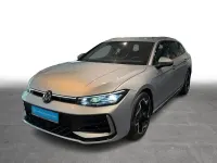 Gebraucht VW Passat R-line 193 PS (141 kW) 2025 Oyster silver metallic Kombi