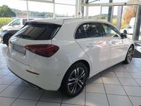 Gebraucht Mercedes A180 136 PS (100 kW) 2024 Polarweiß Limousine
