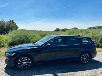 Gebraucht Volvo V60 Momentum 197 PS (144 kW) 2021 Schwarz Kombi