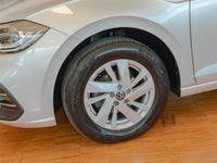 Gebraucht VW Polo Style 95 PS (69 kW) 2022 Silber / reflexsilber Limousine