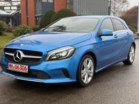 Gebraucht Mercedes A180 Business 122 PS (89 kW) 2016 Blau Limousine
