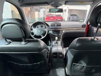Gebraucht Mercedes E240 Avantgarde 174 PS (127 kW) 2004 Rot Kombi