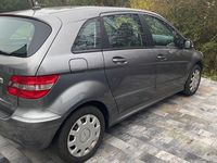 Gebraucht Mercedes B200 185 PS (136 kW) 2010 Grau Van / Kleinbus