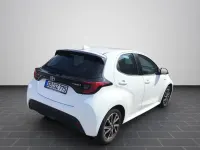 Gebraucht Toyota Yaris Hybrid 92 PS (67 kW) 2020 Weiß Limousine