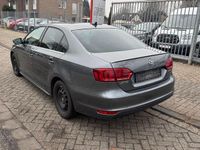 Gebraucht VW Jetta Highline 150 PS (110 kW) 2013 Grau Limousine