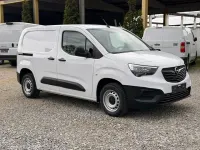 Używany Opel Combo 102 KM (75 kW) 2023 Biały Minivan
