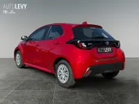 Gebraucht Toyota Yaris Comfort 72 PS (52 kW) 2023 Emotional red (metallic) Kleinwagen