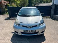 Gebraucht Toyota Aygo Basis 68 PS (50 kW) 2009 Silber Kleinwagen