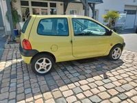 Second-hand Renault Twingo 75 CP (55 kW) 2001 Galben Hatchback