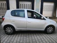 Gebraucht Toyota Yaris 65 PS (47 kW) 2005 Silber Kleinwagen