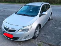 Gebraucht Opel Astra 125 PS (91 kW) 2011 Silber Kombi