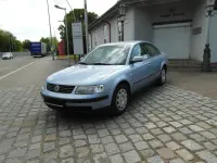 Gebraucht VW Passat 125 PS (91 kW) 1999 Blau Limousine