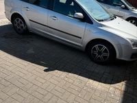 Gebraucht Ford Focus 101 PS (74 kW) 2005 Grau Kombi