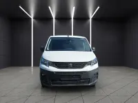 Gebraucht Peugeot Partner Premium 131 PS (96 kW) 2019 Lack weiss banquise/typ aussenve Van / Kleinbus