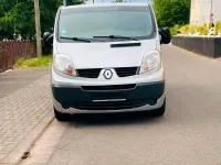 Gebraucht Renault Trafic 115 PS (84 kW) 2014 Silber Van / Kleinbus