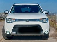 Gebraucht Mitsubishi Outlander 150 PS (110 kW) 2015 Weiß SUV