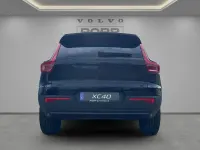 Neu Volvo XC40 Plus 163 PS (119 kW) 2026 Schwarz SUV