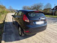 Gebraucht Ford Fiesta SYNC Edition 80 PS (58 kW) 2016 Grau Kleinwagen