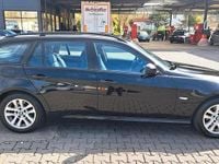 Gebraucht BMW 320 145 PS (106 kW) 2009 Schwarz Kombi
