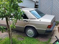 Gebraucht Mercedes 190 204 PS (150 kW) 1991 Silber Limousine
