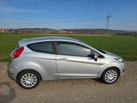 Gebraucht Ford Fiesta 75 PS (55 kW) 2015 Silber