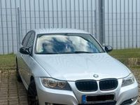 Gebraucht BMW 318 143 PS (105 kW) 2010 Silber Limousine