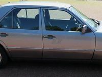 Second-hand Mercedes E300 220 CP (161 kW) 1990 Gri Berlinǎ