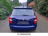 Gebraucht Skoda Fabia Ambition 60 PS (44 kW) 2013 Blau Kleinwagen