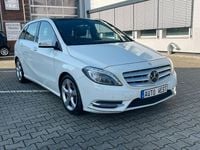 Gebraucht Mercedes B180 122 PS (89 kW) 2013 Weiß Van / Kleinbus