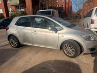Gebraucht Toyota Auris 124 PS (91 kW) 2008 Silber Kleinwagen