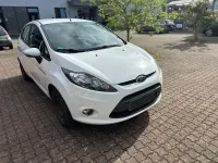 Usata Ford Fiesta Trend 82 CV (60 kW) 2012 Bianco Utilitaria