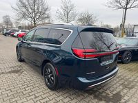 Używany Chrysler Pacifica 291 KM (214 kW) 2022 Niebieski Van