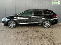 Neu Hyundai i30 Comfort 140 PS (102 kW) 2025 Abyss black Kombi