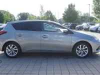Gebraucht Toyota Auris 116 PS (85 kW) 2016 New medium silver/ grey Limousine