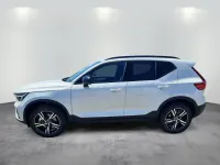 Neu Volvo XC40 Plus 163 PS (119 kW) 2026 Crystal white SUV