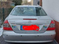 Gebraucht Mercedes E220 Classic 170 PS (125 kW) 2006 Silber Limousine