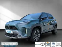 Neu Toyota Yaris Cross Plus 131 PS (96 kW) 2026 Grün SUV