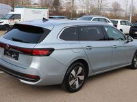 Gebraucht VW Passat Business 150 PS (110 kW) 2024 Silber Kombi